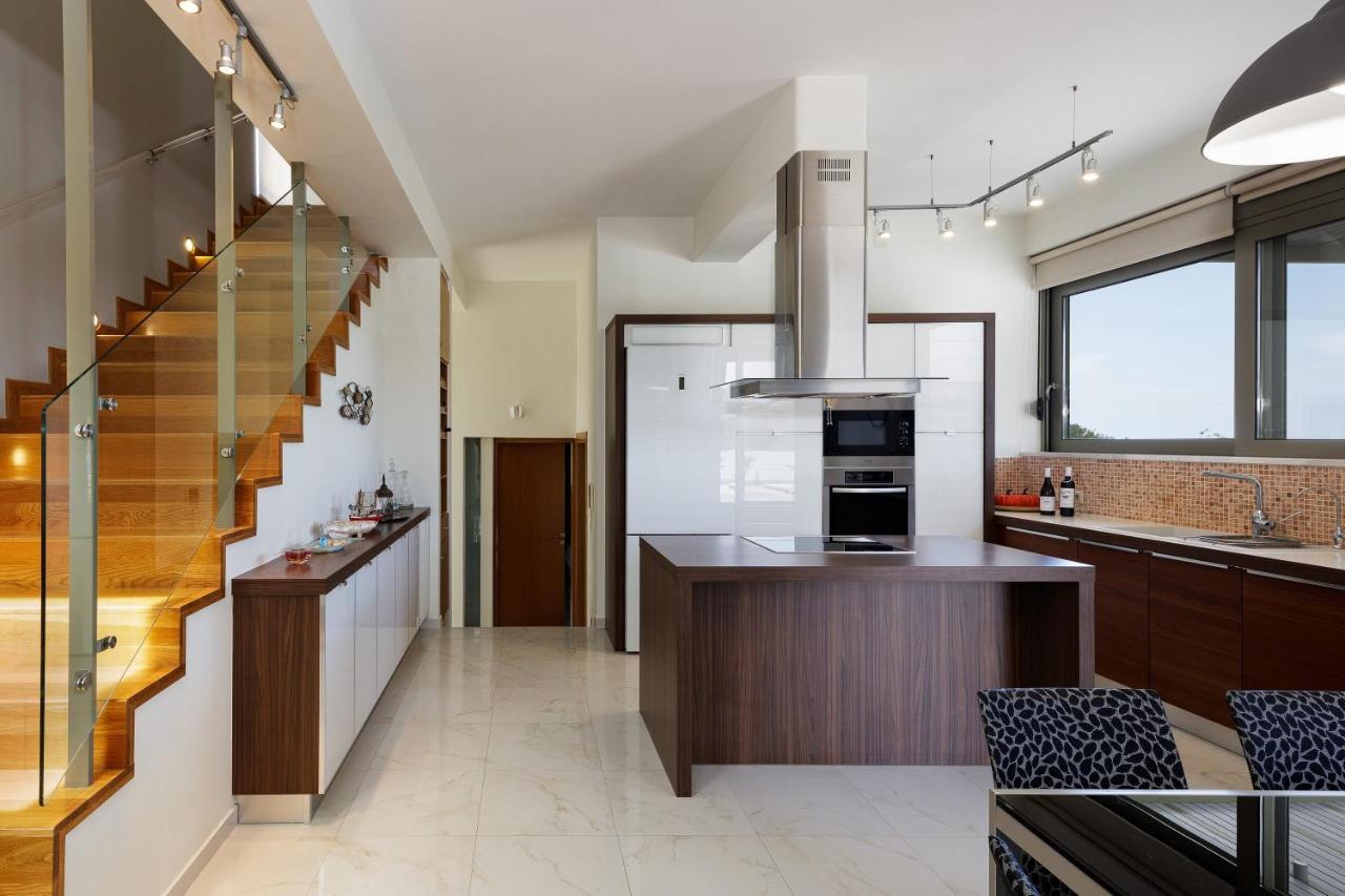 Rizes Villa With Jacuzzi & Heated Pool Agia Triada Экстерьер фото